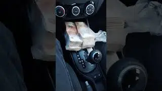 Коробка автомат, в городе рах1ат. "Тайд автомат" рубашка и брюки чистые на вас.