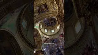 When in Rome, always look up! ✨