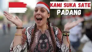 First Time Eating SATE PADANG in INDONESIA 🇮🇩