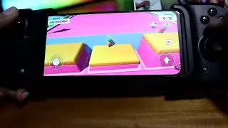 Playing Stumble Guys with Gamepad Razer Kishi