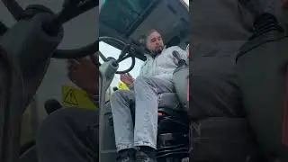 Колесный экскаватор LGCE