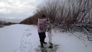 Эта снасть ловит везде . Рыбалка в Сибири