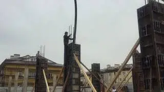 Заливка колонн на объекте. Высота 4.5 метра.
