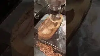 #youtubeshorts #woodworking #cnc #लकड़ी में सेराउंड डिज़ाइन कैसे बनती हैं 👌🏻wooden high speed cnc