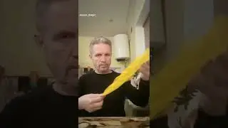 класичний фокус з хустинкою виконанний Дмитром Мосіним у стилі 21 сторічча