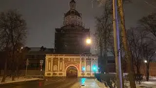 Москва. Донской монастырь. Церковь Захарии и Елизаветы. Донской сквер. Февраль 2023 года.