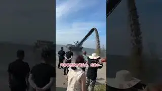 Ужас!В Китае прорвало дамбу, в прорыв спасатели сбросили самосвалы с песком!