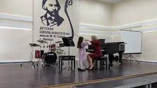 Открытый урок "Работа над гаммой и методы изучения штрихов в младших классах" с Ужеговой Е. (6 лет)