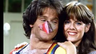 Robin Williams' 'Mork & Mindy' Co-Star Says He 'Flashed, Humped' Her On Set and 'It Was So Much Fun'
