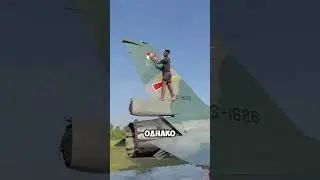 This guy washes an F-16 like a car! 😱🤣 