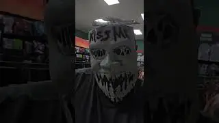 Kiss Me #foryou #halloween #halloweenskeleton #spookyskeleton #creepy #scary  #halloweencostume