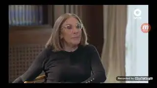 La maestra Delfina y la tarjeta rosa