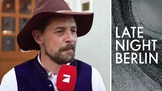 The country needs folk songs: Klaas shakes up Cannstatter Wasen | Late Night Berlin | ProSieben