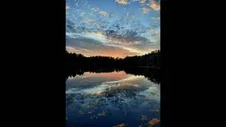 фото миг Космического заката  ШИКАРНО!!#красота #закат #лето2024 #озеро#shorfs #облака