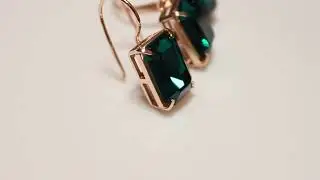 Серьги и кольцо «Изумрудный цвет» с прямоугольными камнями Swarovski