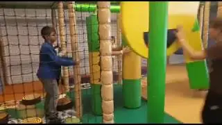 مجموعة من القصص للأطفال حول الألعاب والأنشطة في الهواء الطلق