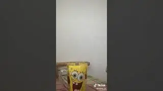 это его любимая кружка)