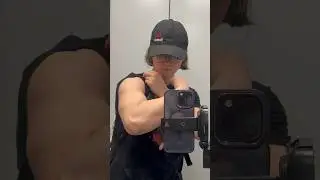 Заходишь в лифт, а там…