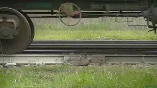 Стук колёс грузового поезда (залипательное видео)