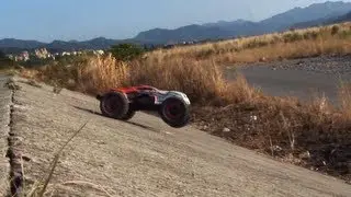 Thunder Tiger 1/8 e-MTA Brushless 4WD 2.4GHz RTRs