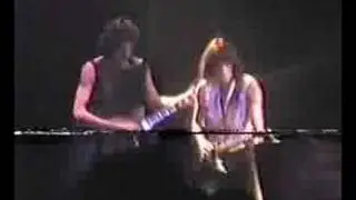 Resistencia - Angeles cayendo