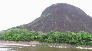 Mountain climber on the side of Cerro Mono in Mavicure
