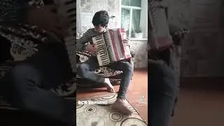 Цыган красиво поёт и снова одиноко я сижу на кухне