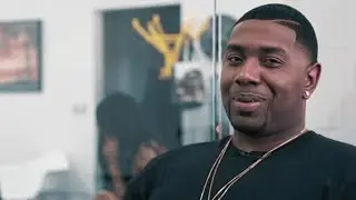 AYE VERB TURNS HIS BACK ON URL AFTER MAX OUT 3 DEBUT "IT AINT NO FUN WHEN THE RABBIT GOT THE GUN"