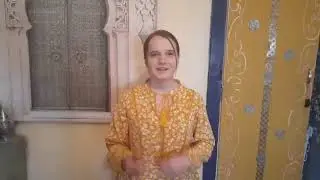 Amira announcing the winner of the streaming concert competition