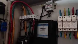 Components inside distribution board 