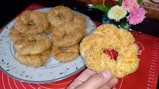 مليش نفس اعمل حاجة لكن عملتلهم فطاير أكله صوابعهم وراها