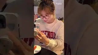 Tang Min and her best friend Kong Xiaoyin