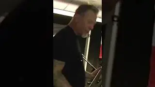 JAMES HETFIELD REACTION WHEN HE FORGETS TO TURN THE DISTORTION ON 