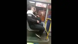 Наркоманы в автобусе. Addicts on the bus.