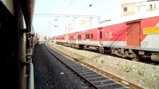 18182 Tata - Thawe Express Meets 15228 Muzaffarpur - Bangluru Express