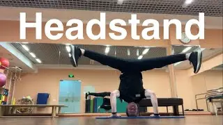 Стойка на голове (Headstand)