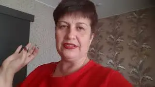 Она сама забралась на НОВЫЙ ДИВАН)