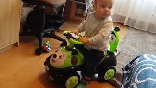 на машике с музыкой