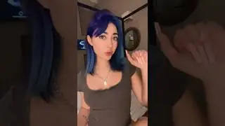 Как я вам в синем?