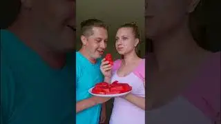 How to eat watermelon / Boyfriend vs Girlfriend  #funny #shorts #memes