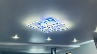 Многоуровневый натяжной потолок с шикарной светодиодной люстрой