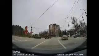 Нарушитель на легковушке чуть не опрокинул трактор на кольце