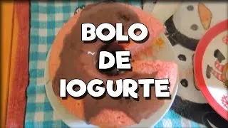 BOLO DE IOGURTE COM CALDA DE BRIGADEIRO