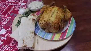 Как приготовить ароматную курицу на чесночной подушке и сырно чесночным соусом. Очень вкусно!