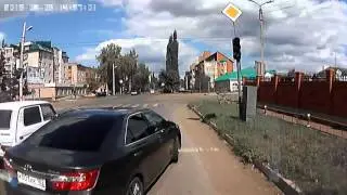 Вот как нужно ездить с красивыми номерами