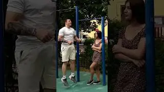 Что он там хотел сфотографировать?😳😡