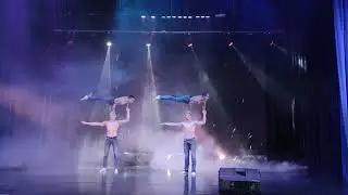 Атланты 2-4 человека