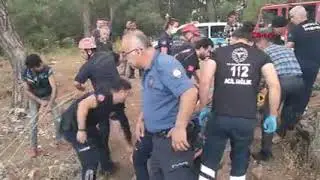 Seyir terasından kayalıklara düştü, itfaiye kurtardı