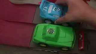 Shake N Go Chick Hicks VS Shake N Go The King