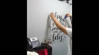 Cómo instalar (pegar )un vinilo en pared con papel transfer.